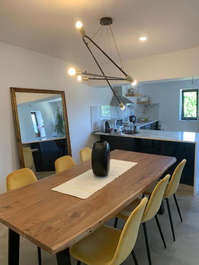 A Casa Do Abilio Em *